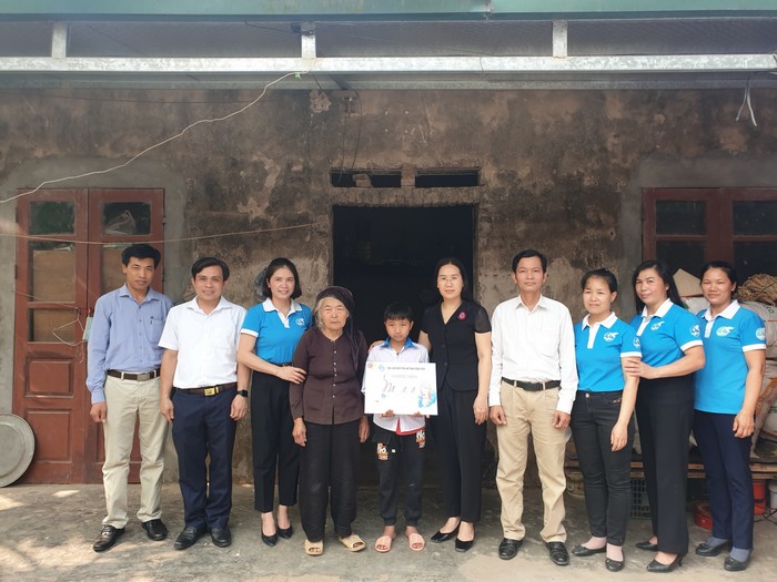 Các cấp Hội Phụ nữ tỉnh Hưng Yên: nhận hỗ trợ 50 trẻ em mồ côi
